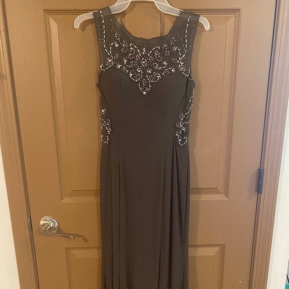 BEAUTIFUL EMBELLISHED PROM DRESS - Picture 1 of 4